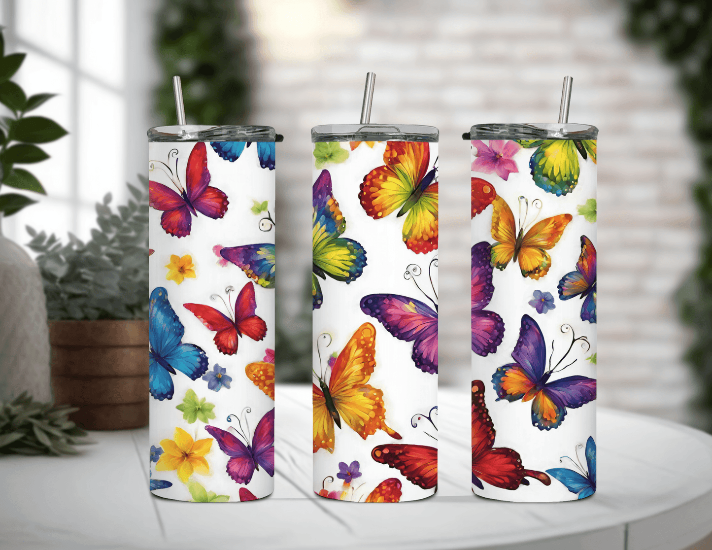 Vaso delgado de 20 oz con mariposas y colores del arco iris