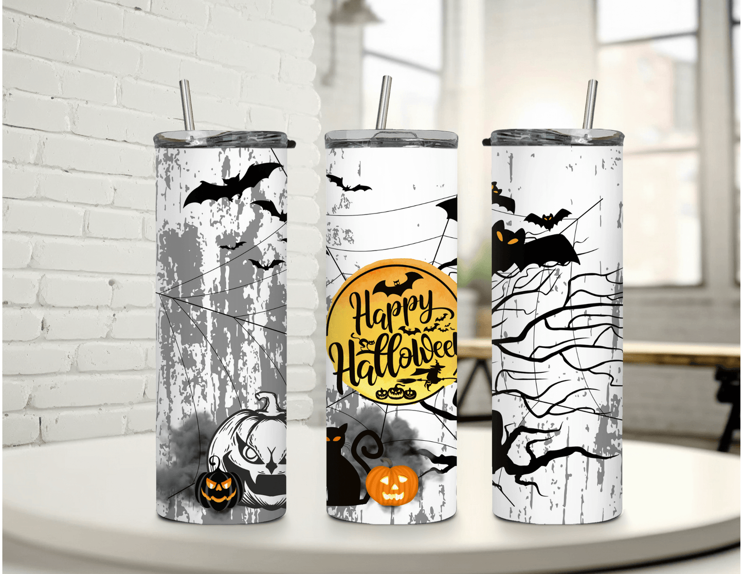 Vaso delgado de 20 oz en blanco y negro con texto "Happy Halloween"